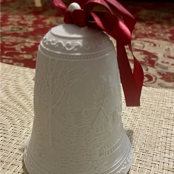 Kringle Express 5” Illuminated Porcelain Holiday Bell with Gift Box - Picture 13 of 15